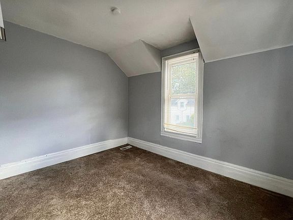 4th image of 3780 W 39th St