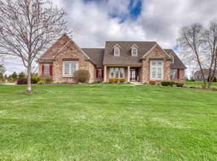 N65W28136 Hickory Hill Dr, Sussex, WI 53089