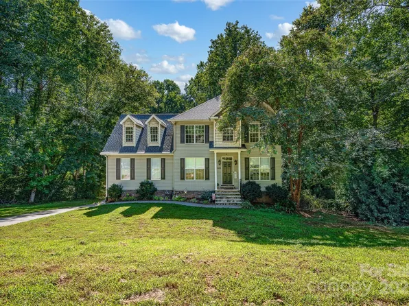 606 Nelly Green Cir, Statesville, NC 28625