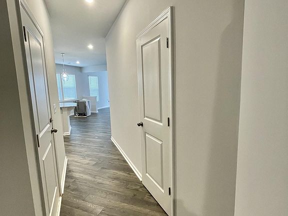 5th image of 1129 Forestbrook Ln