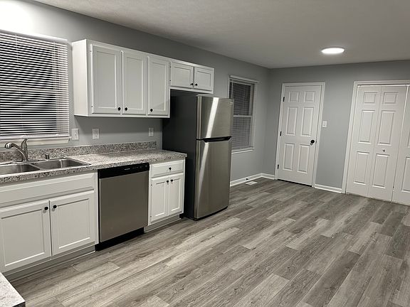 4th image of 305 Woodspointe Way
