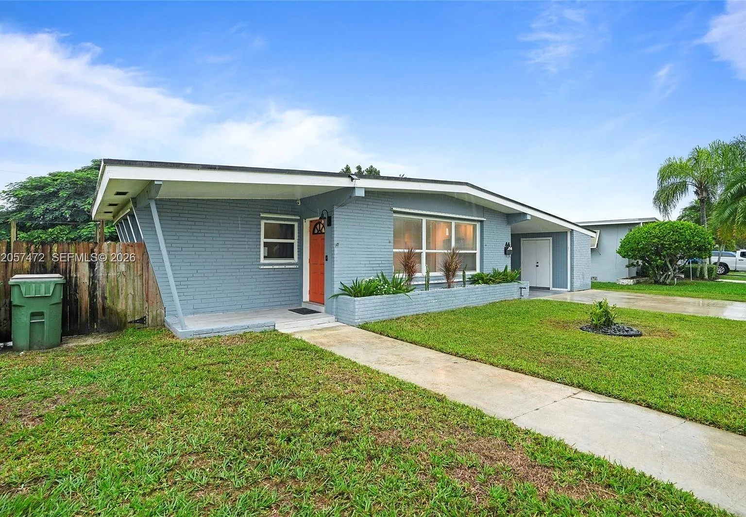 3 bed, 1302 sqft, $3,300 — Photo 1