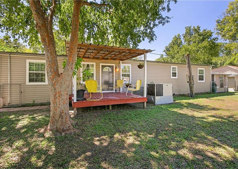 1st image of 130 Holt Dr