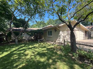 2807 SW James St, Topeka, KS 66614