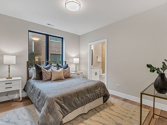 5th image of 1214 W Carmen Ave APT 401