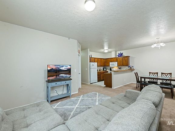 4th image of 2212 Ison Ct