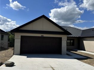 1012 Sycamore Ln, Millersburg, OH 44654