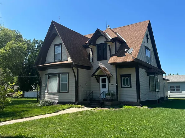 300 W 5th St, Axtell, NE 68924