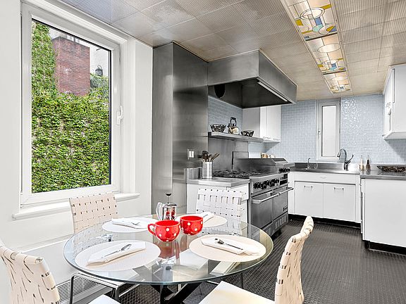 4th image of 3 E 69th St #7/8C