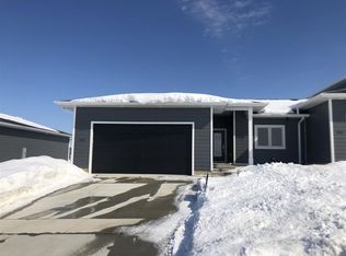450 Autumn Ln, Cedar Falls, IA 50613