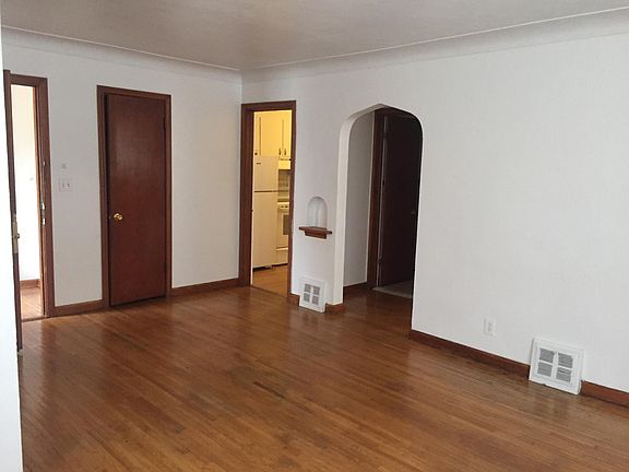 2nd image of 4221 Monroe St #2A