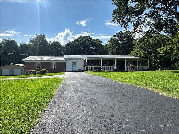 5th image of 281 Spencer Meadow Rd