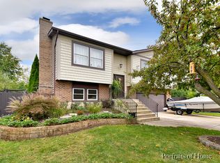 216 Carriage Dr, Carol Stream, IL 60188