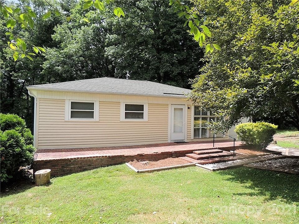 1st image of 668 Crystal Dr