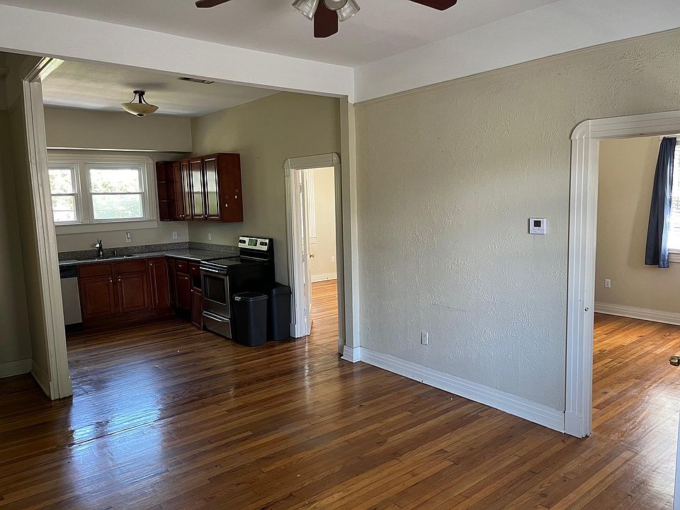 Living room & Kitchen
