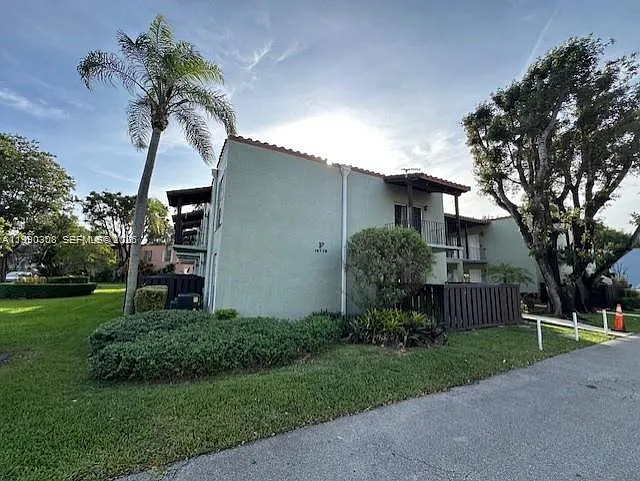Building Photo - 10776 N Kendall Dr #F17