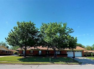 1812 Ridgemont Dr, Wichita Falls, TX 76309