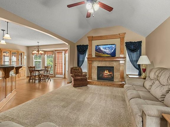 5th image of 16914 Meadow Creek Ct