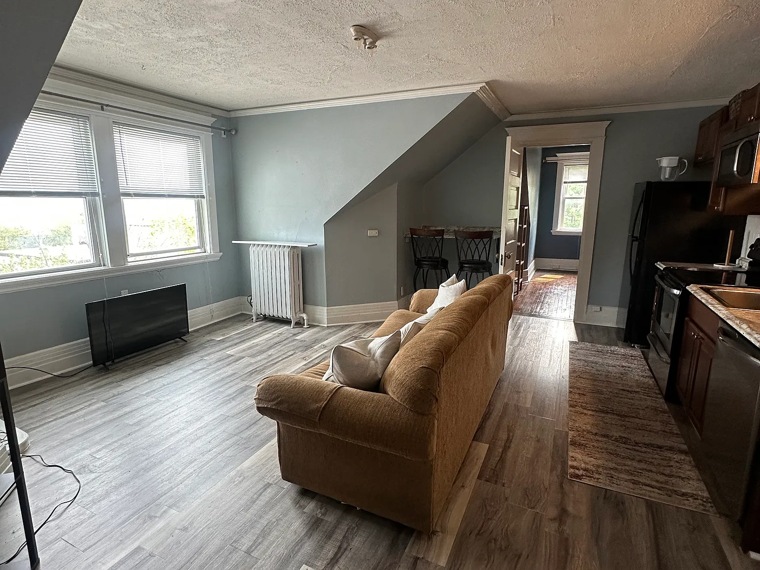 1525 E Superior St — Photo 4