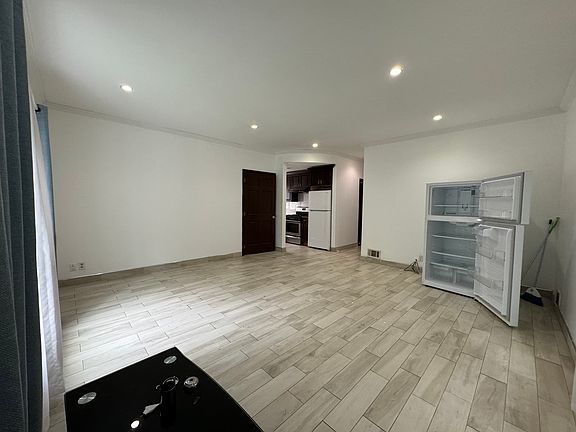 5th image of 821 Rockland Ave #2B