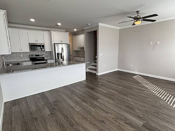 2nd image of 1824 Stable Ln