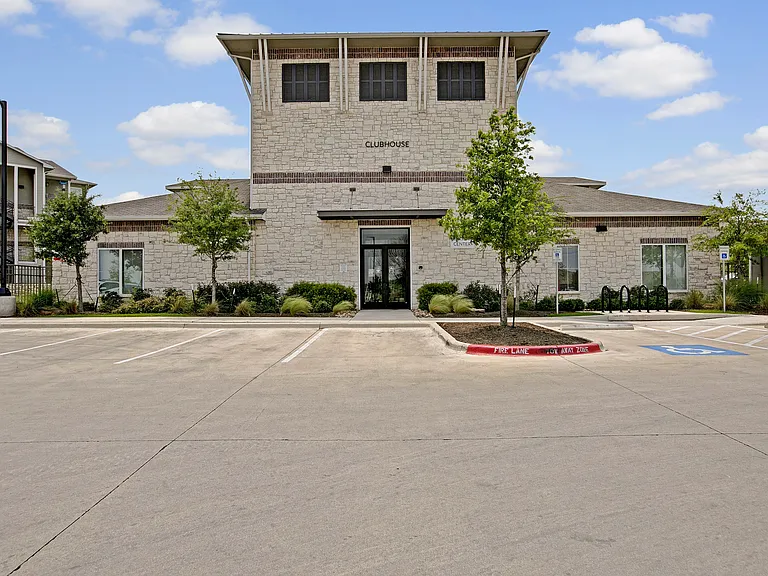 Creekview — Photo 19