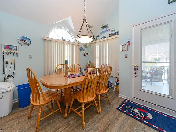 3rd image of 1718 Asbury Ave #2