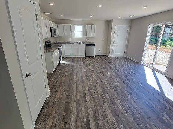 3rd image of 2428 Cranberry Way