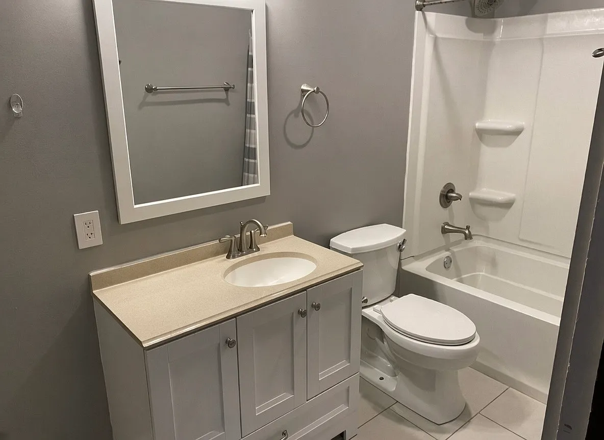3 bed, 2.5 bath, 1915 sqft, $1,600 — Photo 1