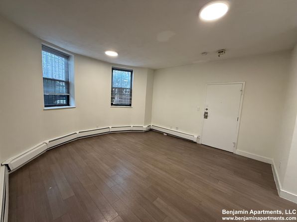 550 Massachusetts Ave APT 1