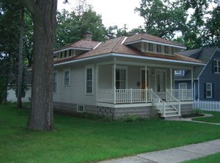 82 Park Ave, Grayslake, IL 60030