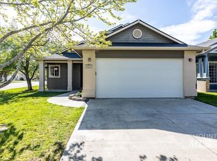 9818 W Sleepy Hollow Ln, Garden City, ID 83714