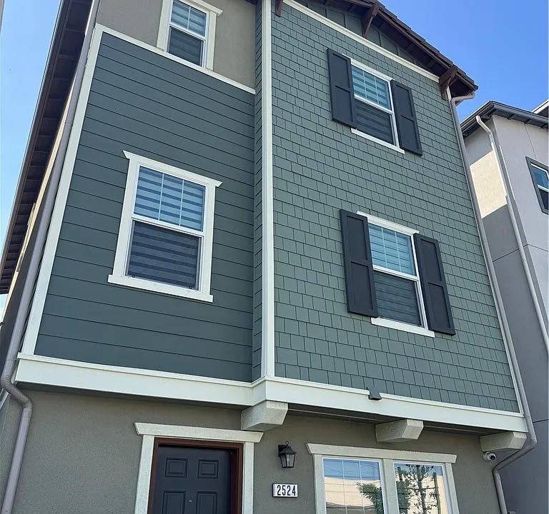 2524 Iconic St