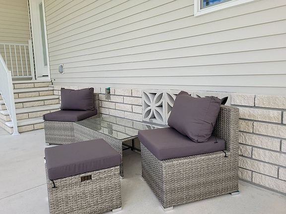 2nd image of 33 Belle Tower Ave #33