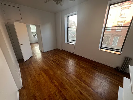 Rented by Compass | media 22