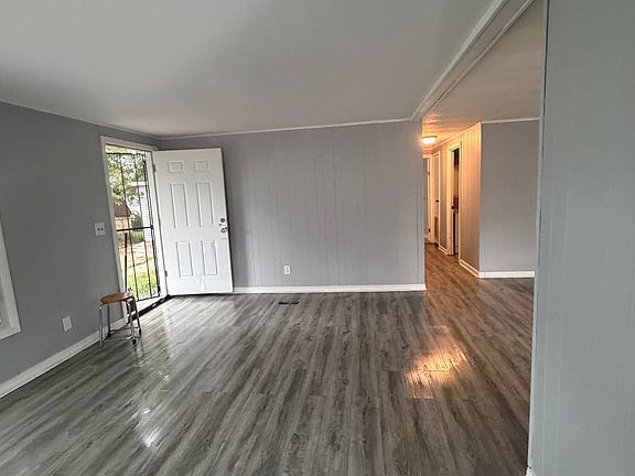 4th image of 2247 Astor St