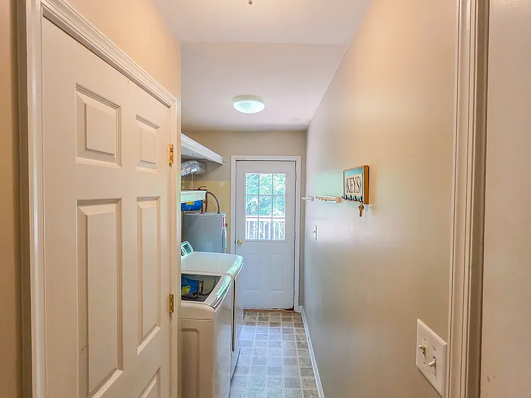 8401 Kennedy Dr — Photo 9