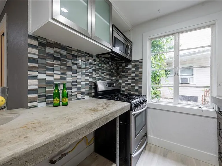 1212 Castle Hill St #7 — Photo 21