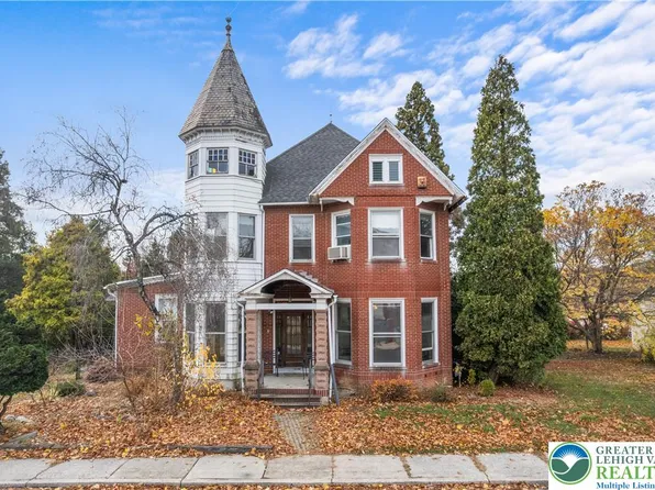 47 Cherry St, Walnutport, PA 18088