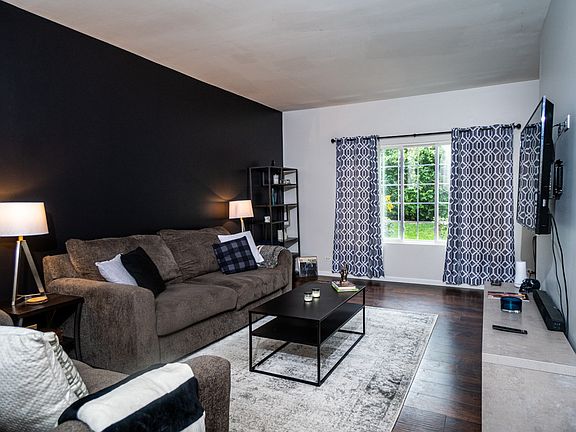 4th image of 87 Braxton Ln #87