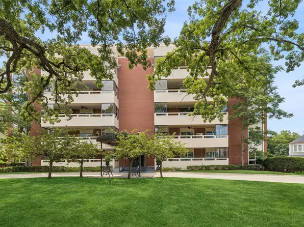 4004 Grand Ave #304, Des Moines, IA 50312