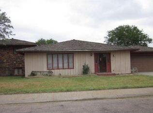 1020 W Grant Ave, Ulysses, KS 67880