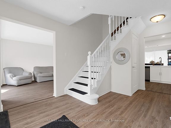 2nd image of 468 Grove St E