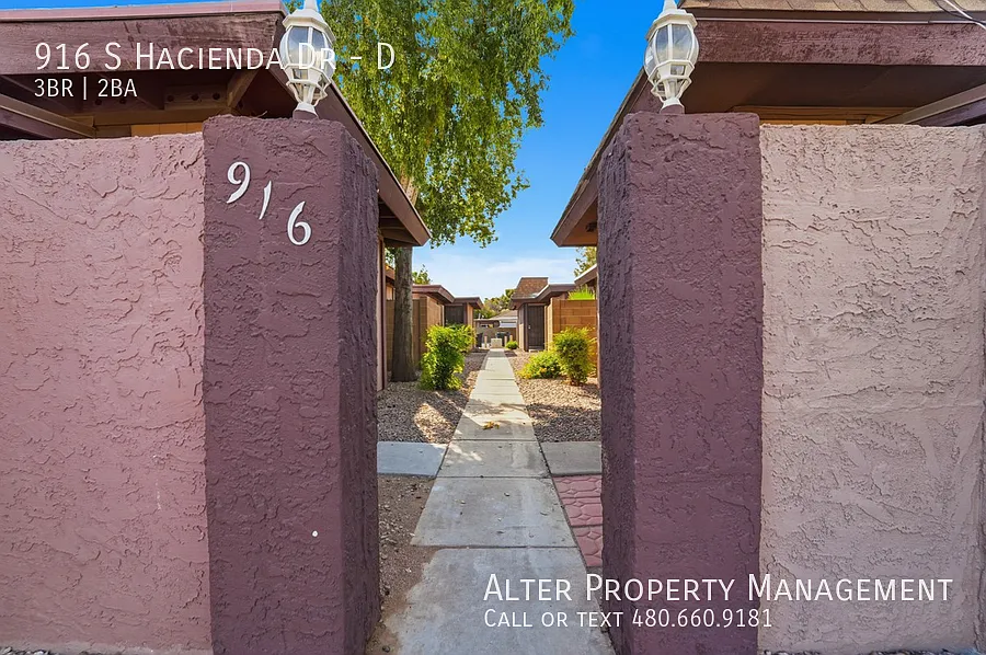 Building Photo - 916 S Hacienda Dr #D