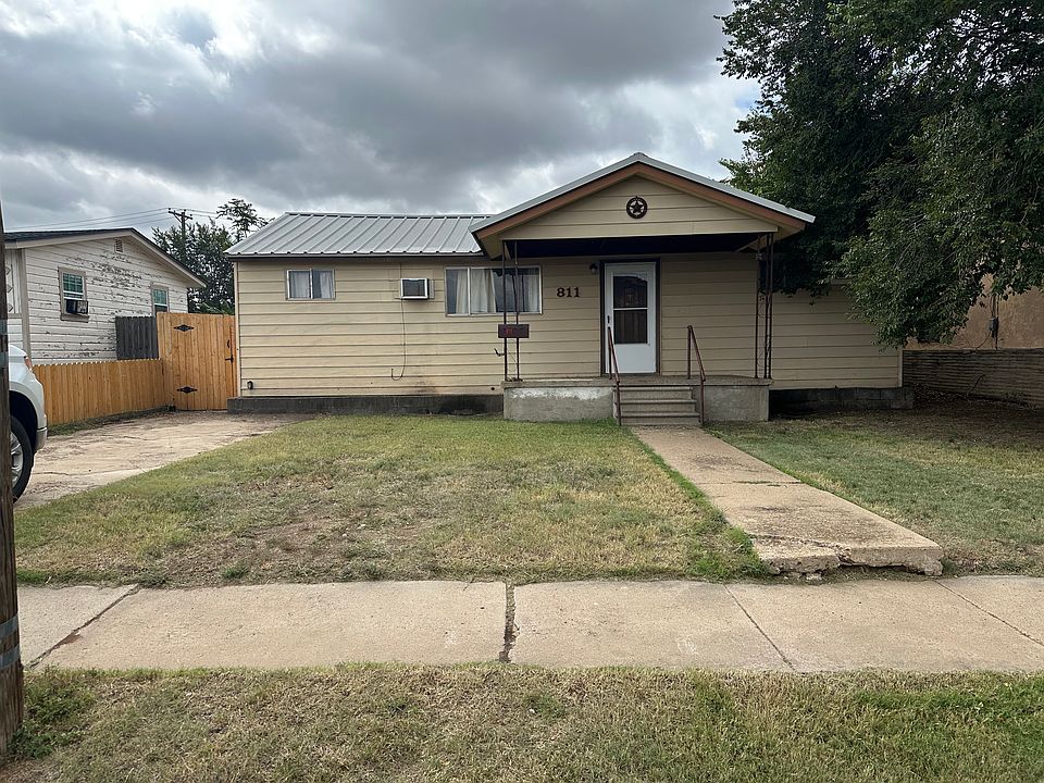 1st image of 811 W 10th St