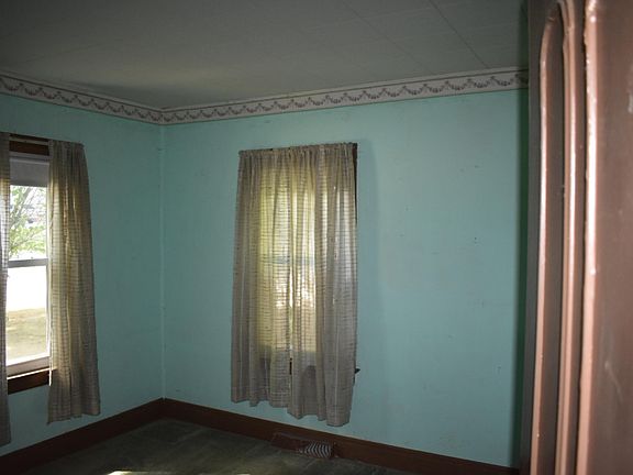 5th image of 226 N Linden Ave