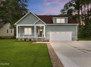 807 Navidad Bank Ct, New Bern, NC 28560