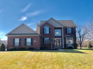 35925 Stream View Dr, New Boston, MI 48164