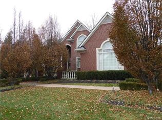 5555 Hampshire Dr, West Bloomfield, MI