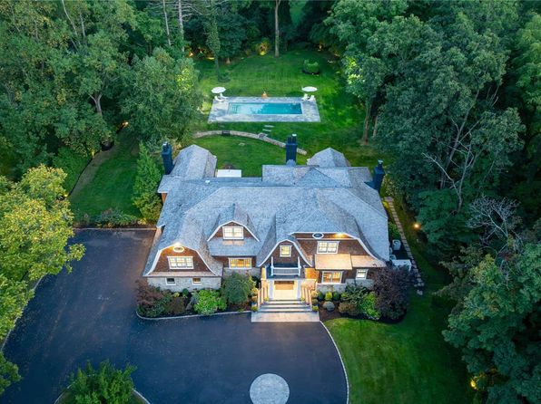 119 Wheatley Road, Old Westbury, NY 11568